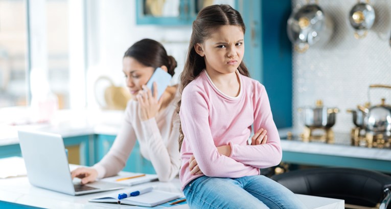 10 pogrešaka zbog kojih većina roditelja žali, ali ih uporno ponavlja